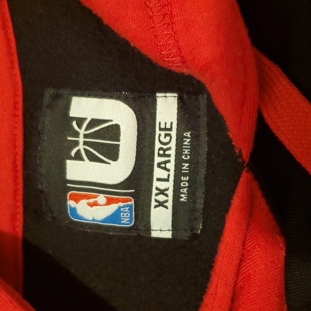 Chicago Bulls Sweater 2XL - Picture 2 of 3